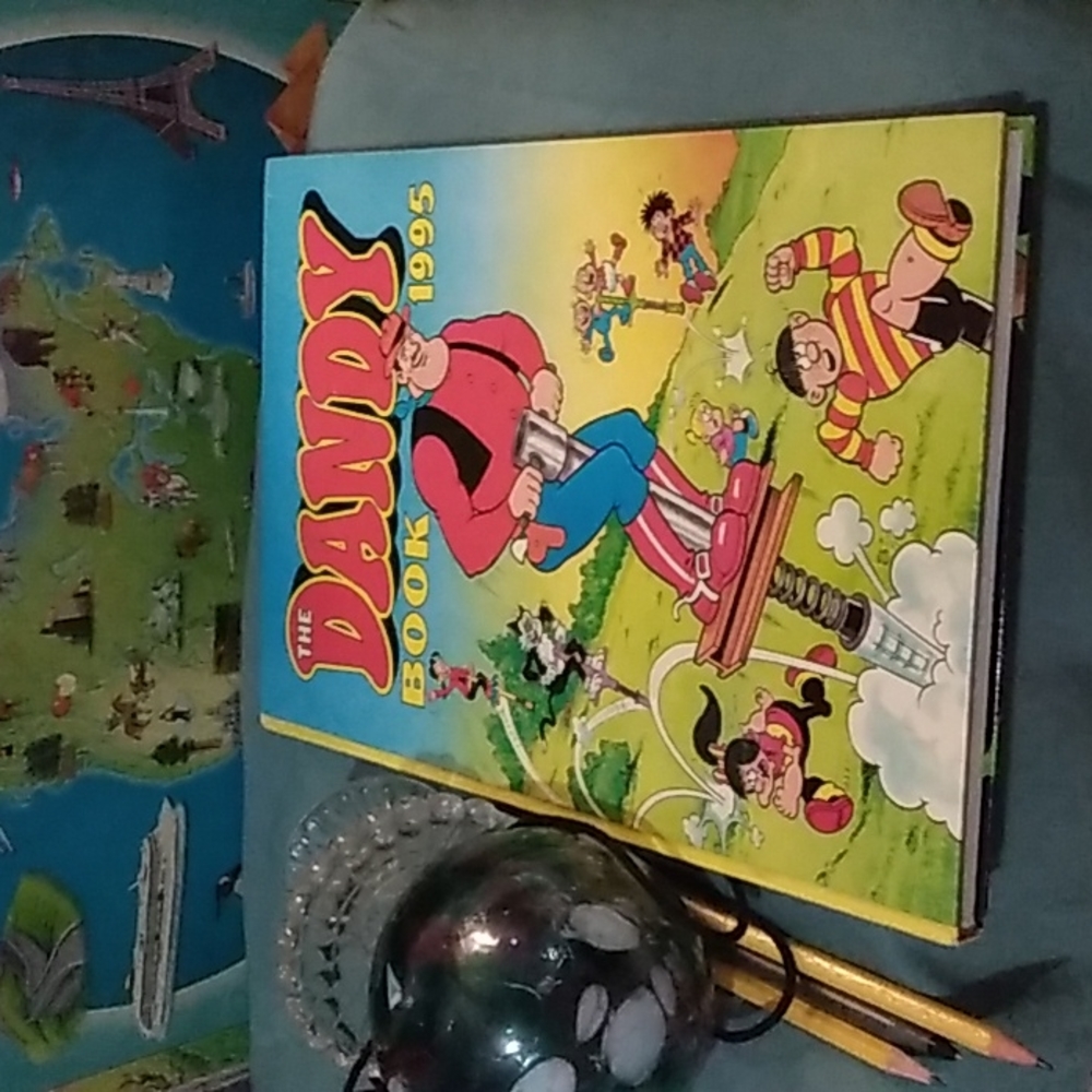 THE DANDY BOOK 1995